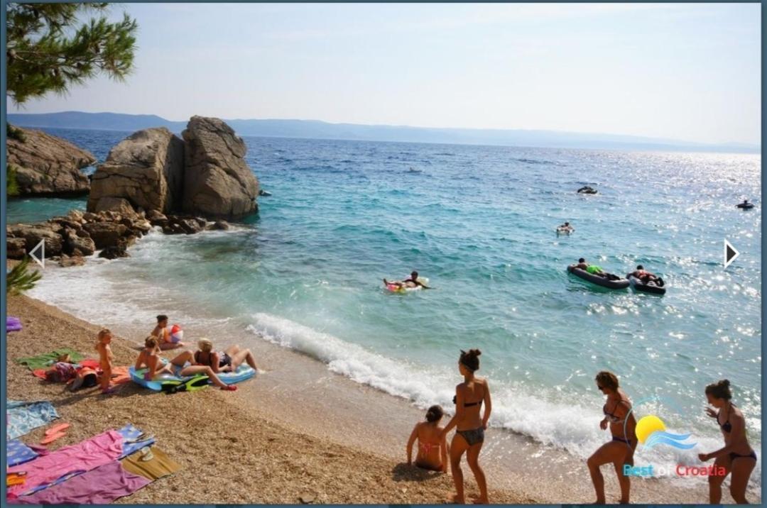 Apartmani Mares - 20 M From The Beach Brela Bagian luar foto