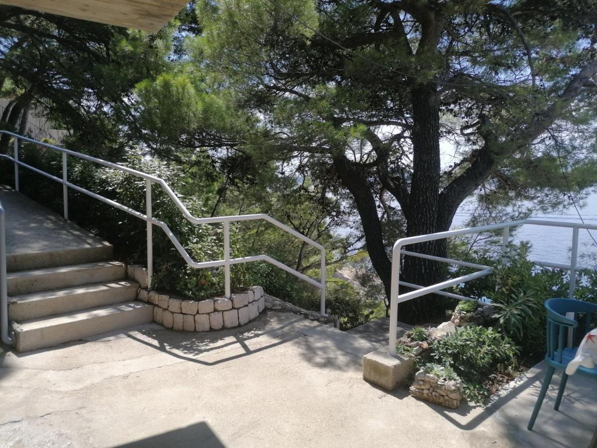 Apartmani Mares - 20 M From The Beach Brela Bagian luar foto