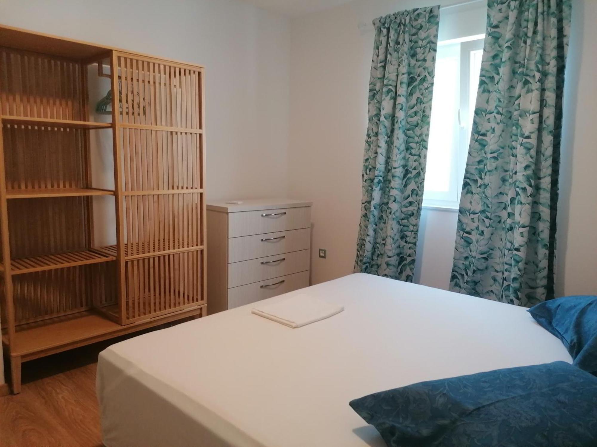 Apartmani Mares - 20 M From The Beach Brela Bagian luar foto