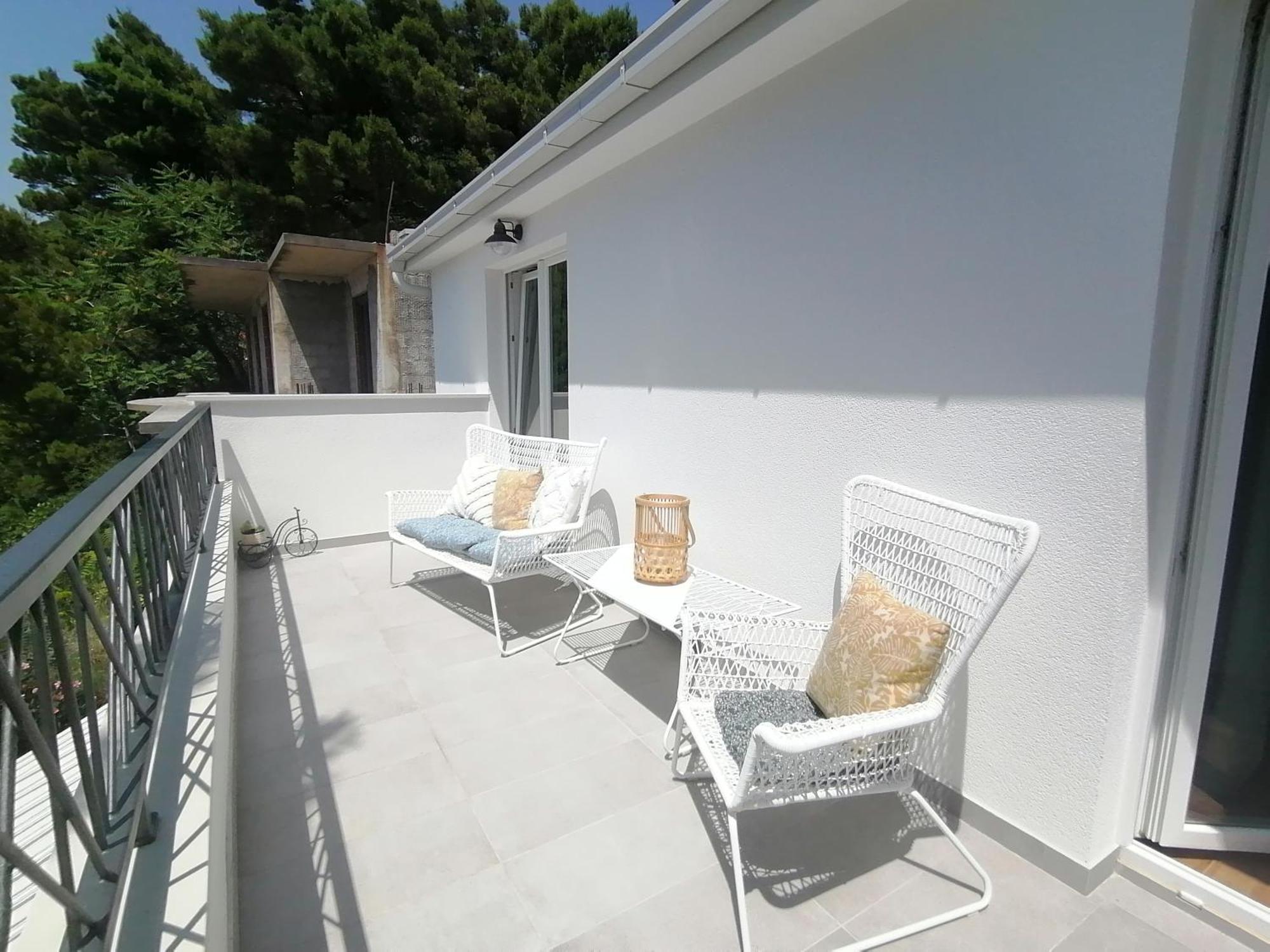 Apartmani Mares - 20 M From The Beach Brela Bagian luar foto